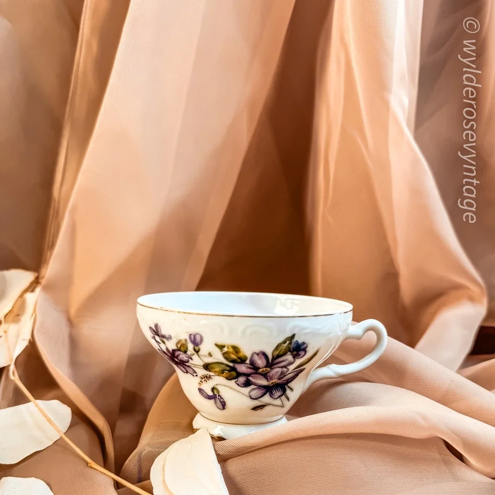 Violet Floral Vintage‎ Teacup
